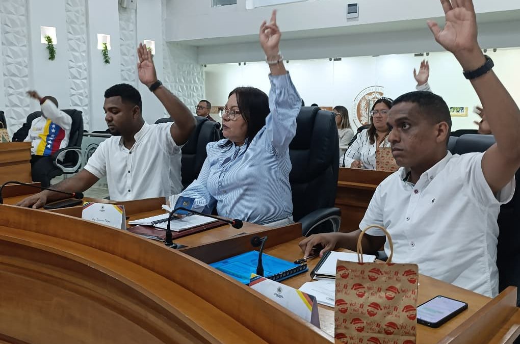 Aprobada em segunda discusión Ley para impulsar las comunas de Miranda