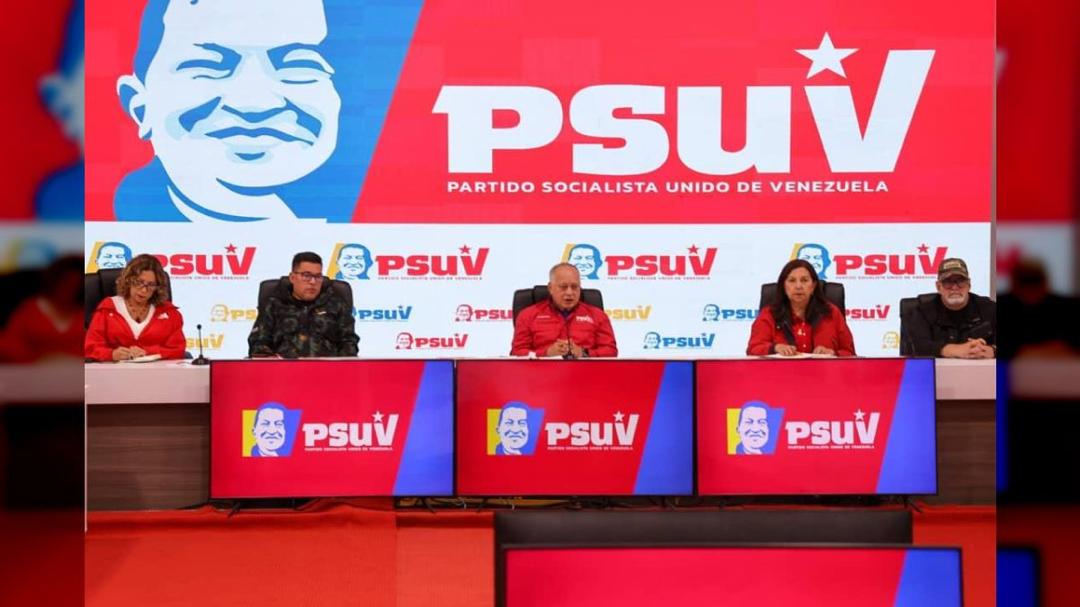 Cabello denuncia ataques a la moneda y defiende la Constitución