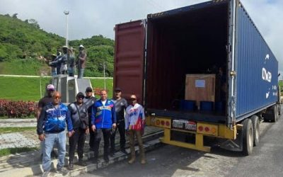 Comunas de Acevedo reciben maquinaria china para la fabricación de techos