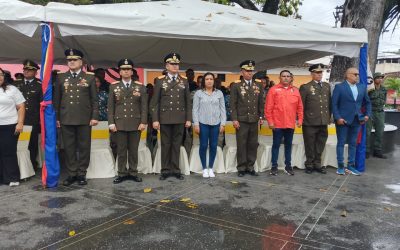 Rinden tributo al Libertador en plaza Bolívar de Charallave