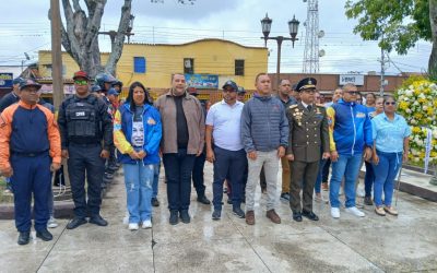 Autoridades de Urdaneta rinden honores a Simón Bolívar a 195 años de su siembra