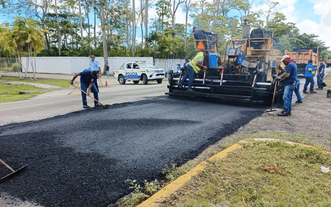 Colocan 2.300 toneladas de asfalto en la Local 8 de Barlovento