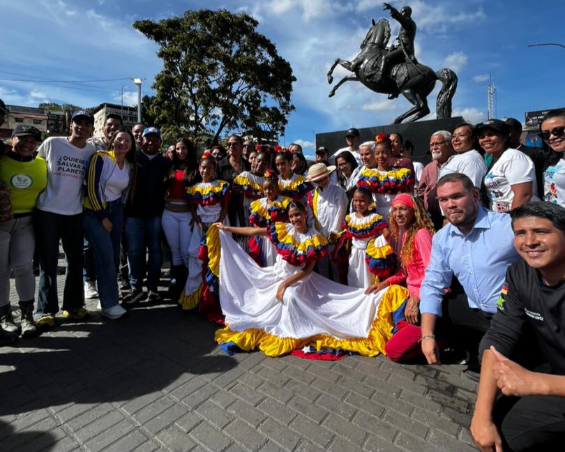 Miranda rinde tributo al legado ecológico de Bolívar con siembra de araguaneys por el Bicentenario de Chuquisaca