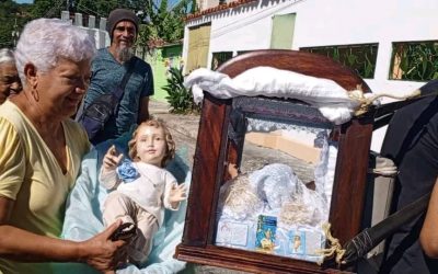 Fieles acompañaron la imagen del Niño Jesús por Santa Lucía del Tuy