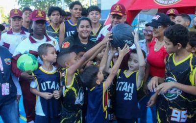 Jóvenes de Ocumare estrenan la cancha de Casa Blanca