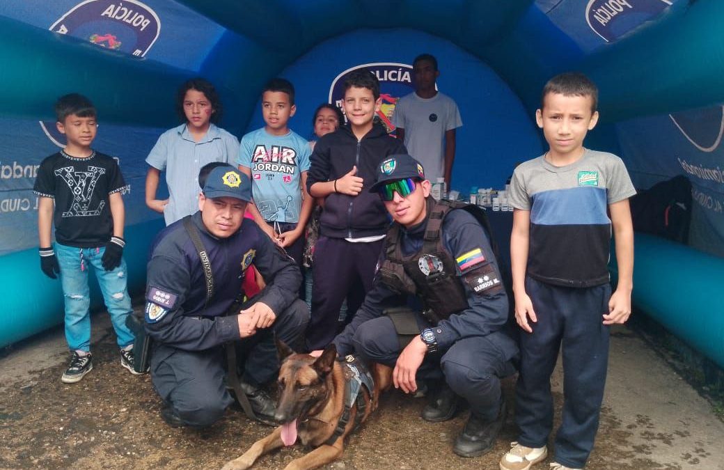 Policía de Miranda atiende a comunidad Francisco de Miranda