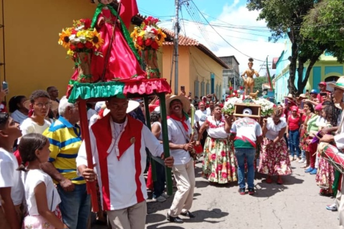 Fieles luciteños se preparan para honrar a su patrona Santa Lucía