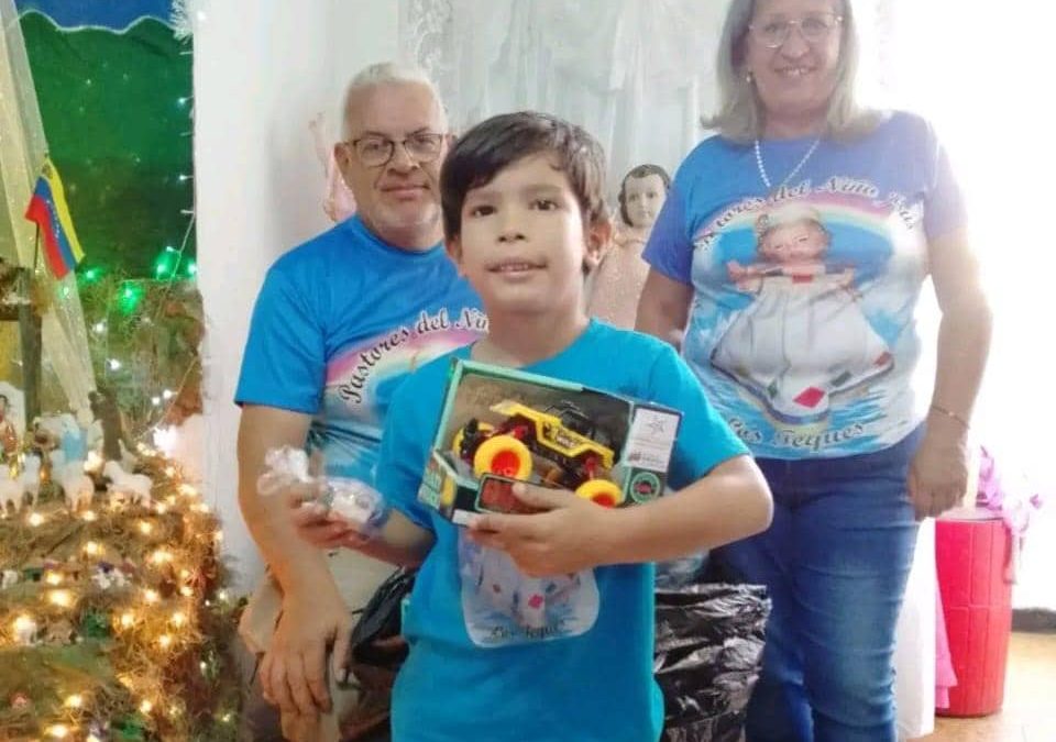 Niños de Núcleos de Saberes reciben regalos en Los Teques