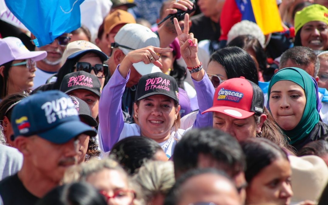 Mujeres chavistas desbordaron las calles de Caracas para exigir libertad de Maduro y su esposa