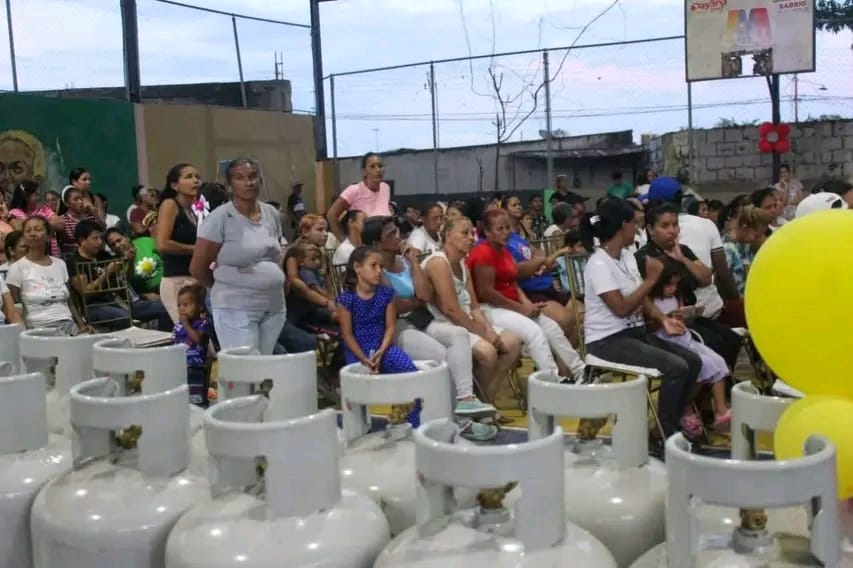 Benefician a 600 familias de Ocumare del Tuy con nuevos cilindros de gas