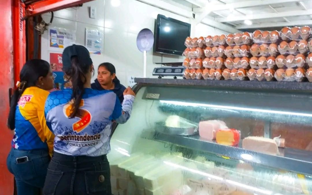 Fiscalizan comercios en Tomás Lander por precios justos