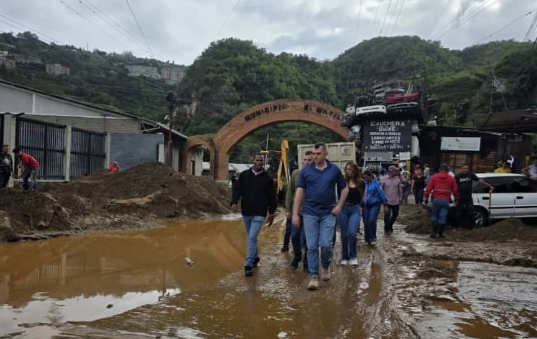 Atienden avería en tubería principal del sector La Toma de El Hatillo