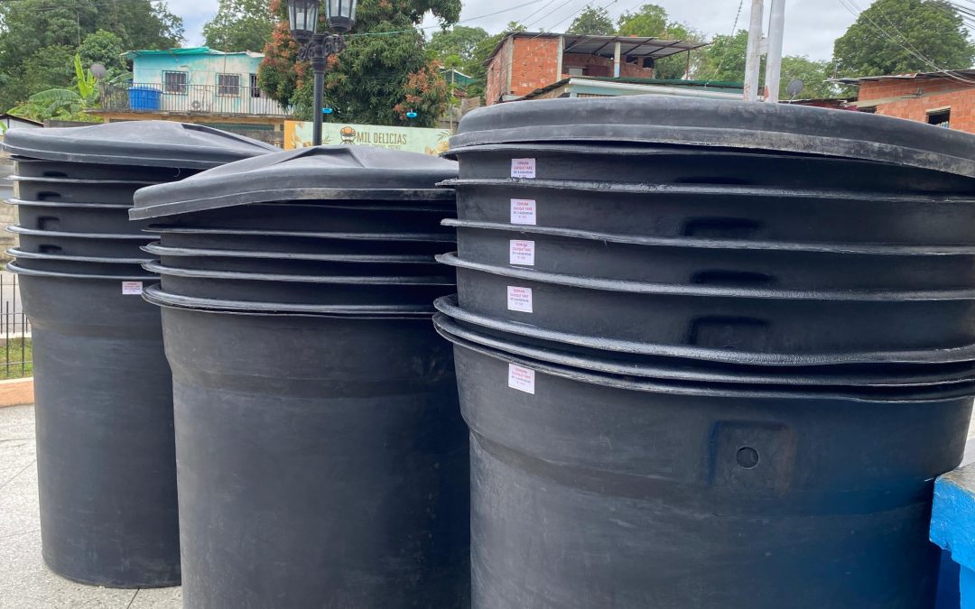 Comuna Cacique Yare recibió 100 contenedores de agua de IV Consulta Popular Nacional