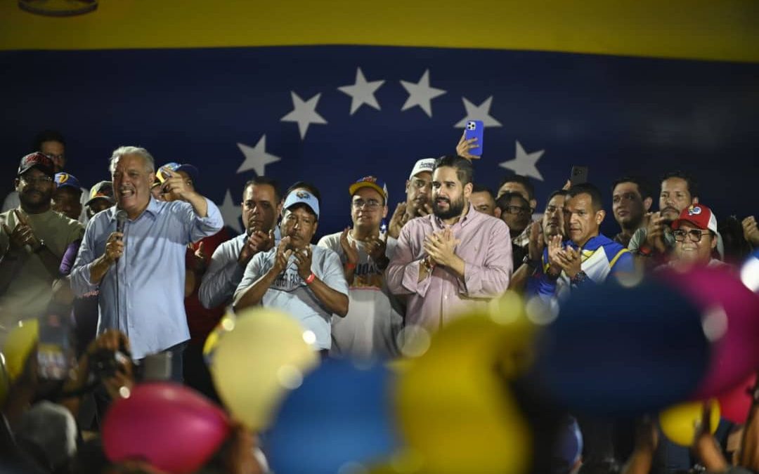 Guarenas exigió el retorno del presidente Nicolás Maduro y Cilia Flores