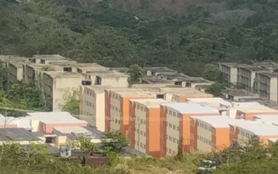 Recuperan vías y construyen apartamentos en Urbanismo Caiza