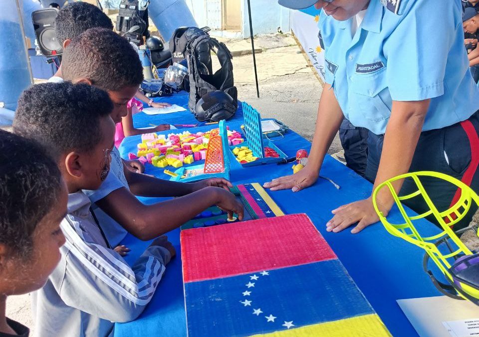 Policía de Miranda lleva atención social comunidad de Petare
