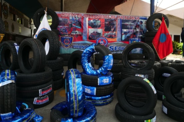 Unidades de TransMiranda son dotadas con cauchos