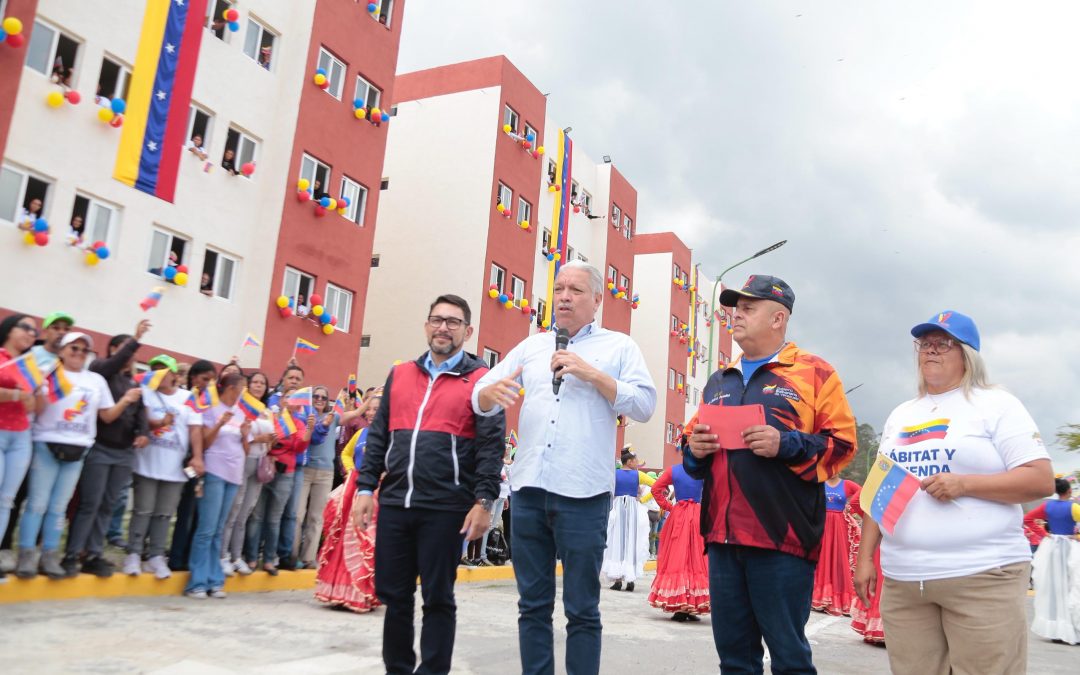 Guaicaipuro se declara territorio libre de refugios con la entrega de 120 viviendas