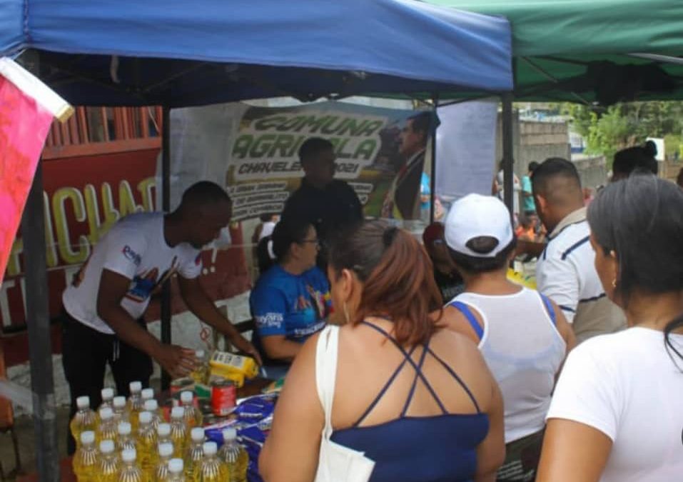 Despliegan jornada alimentaria en Los Chaveleros 2021