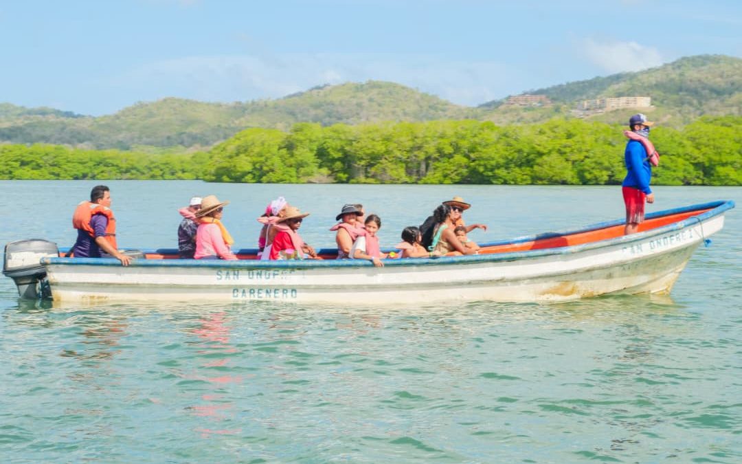 Bañistas destacan limpieza y seguridad en playas mirandinas de Higuerote y Bahía de Buche