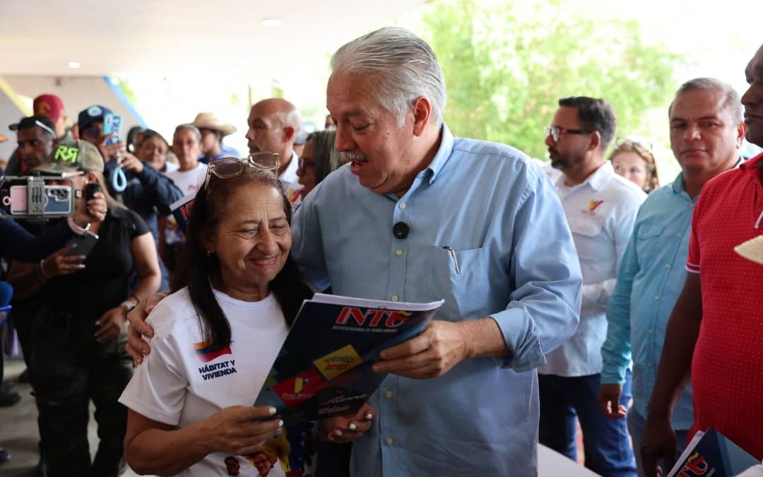 Gobierno Nacional entrega 467 títulos de tierra para dignificar familias mirandinas