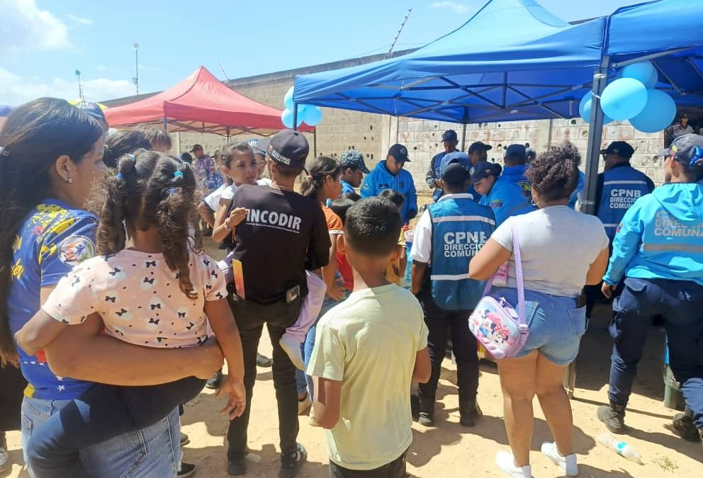 Jornada social llega a 1.000 vecinos de la comuna “Chávez Gigante de América” en Zamora