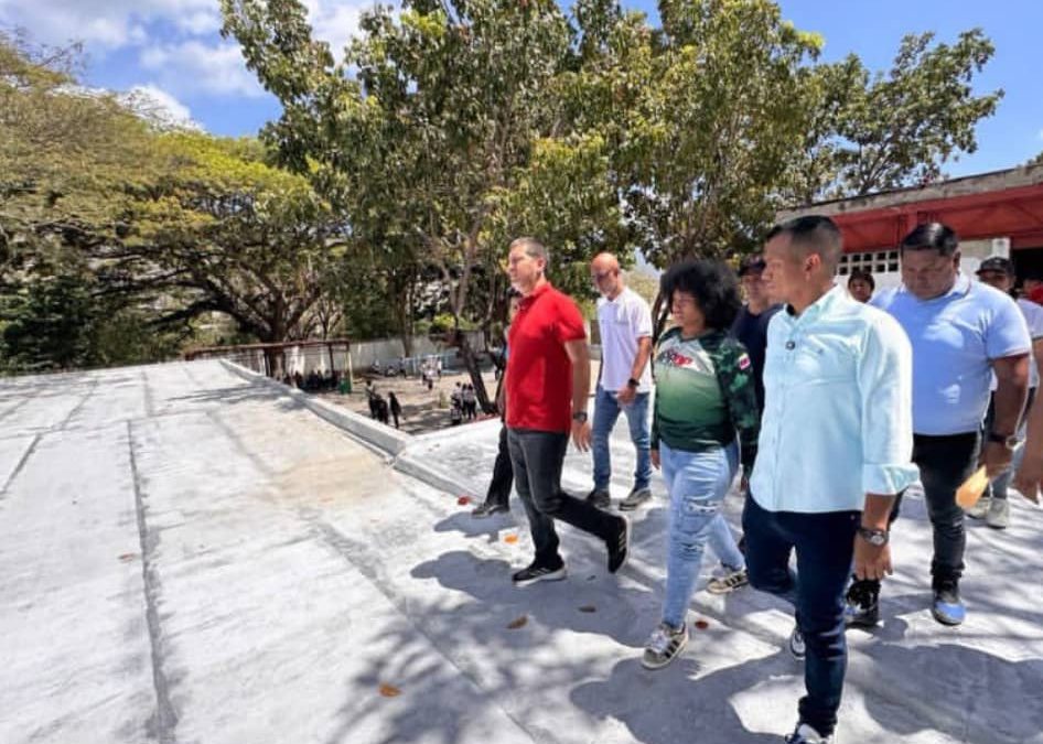 Iniciaron trabajos de impermeabilización en otros seis edificios de Urbanización 27 de Febrero