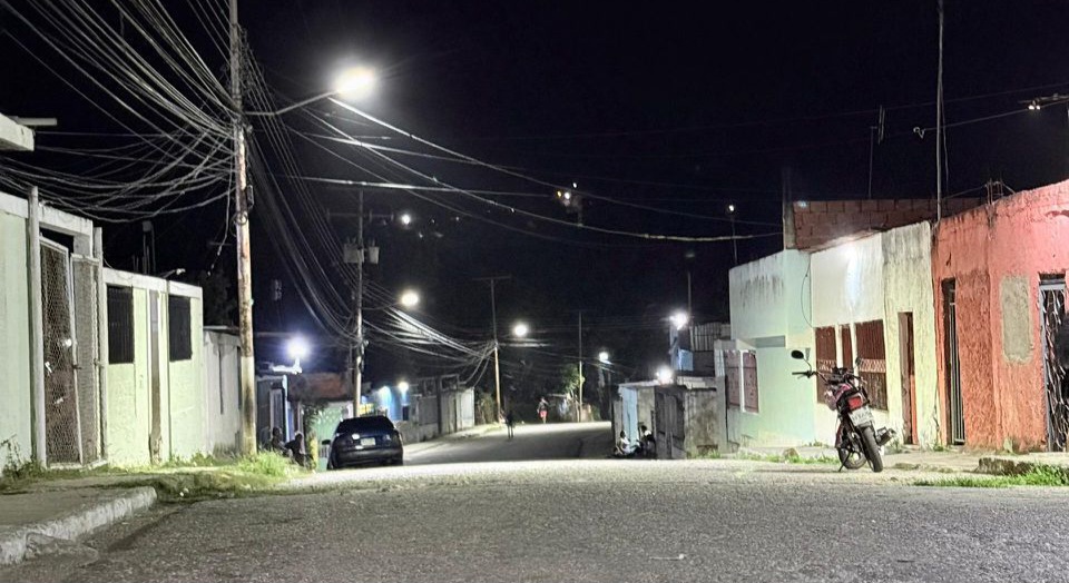 Más de 3.200 familias de La Tortuga en Santa Teresa del Tuy cuentan con nueva iluminación