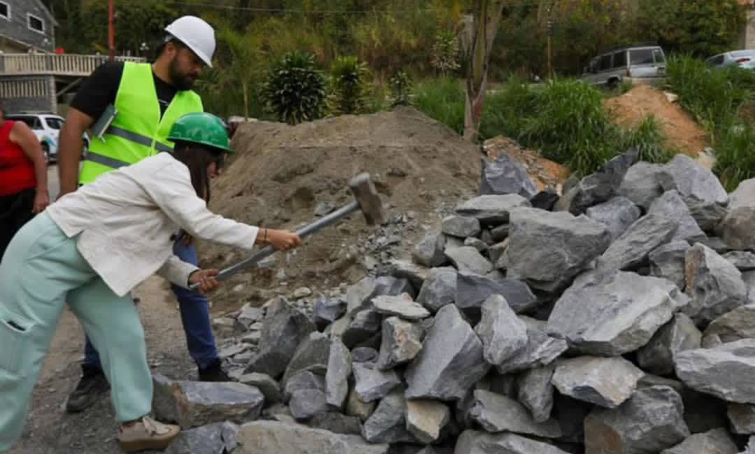 Construyen nuevo muro de contención en sector La Guadalupe del municipio Carrizal