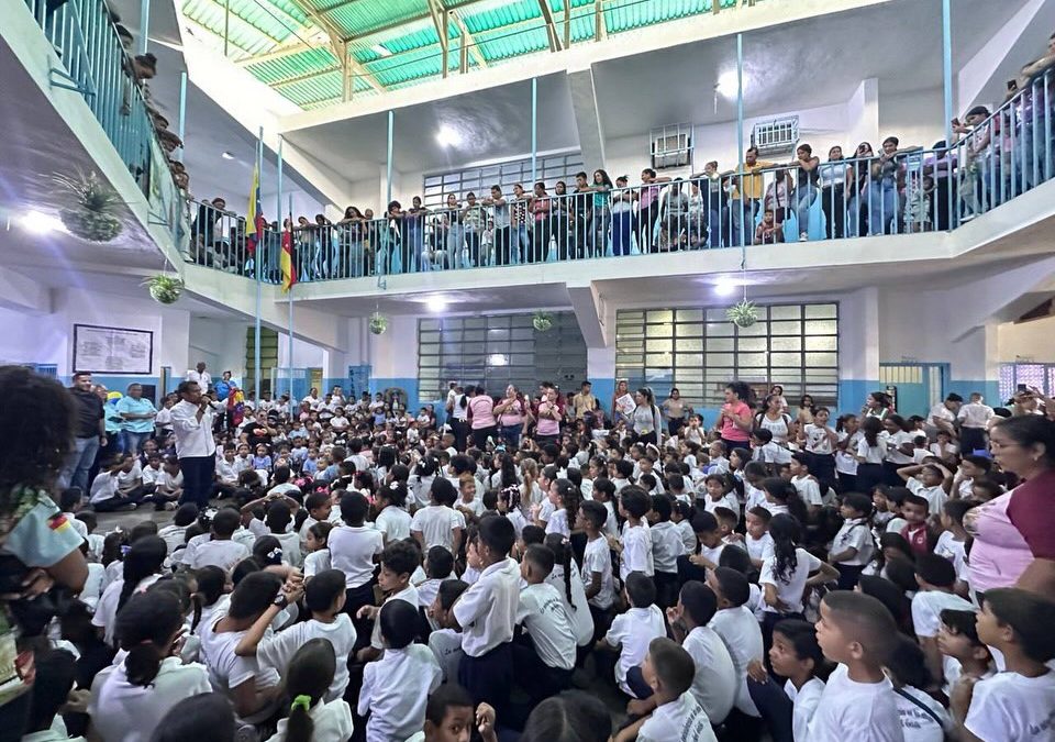 Jornada educativa beneficia a más de 600 estudiantes en Guarenas