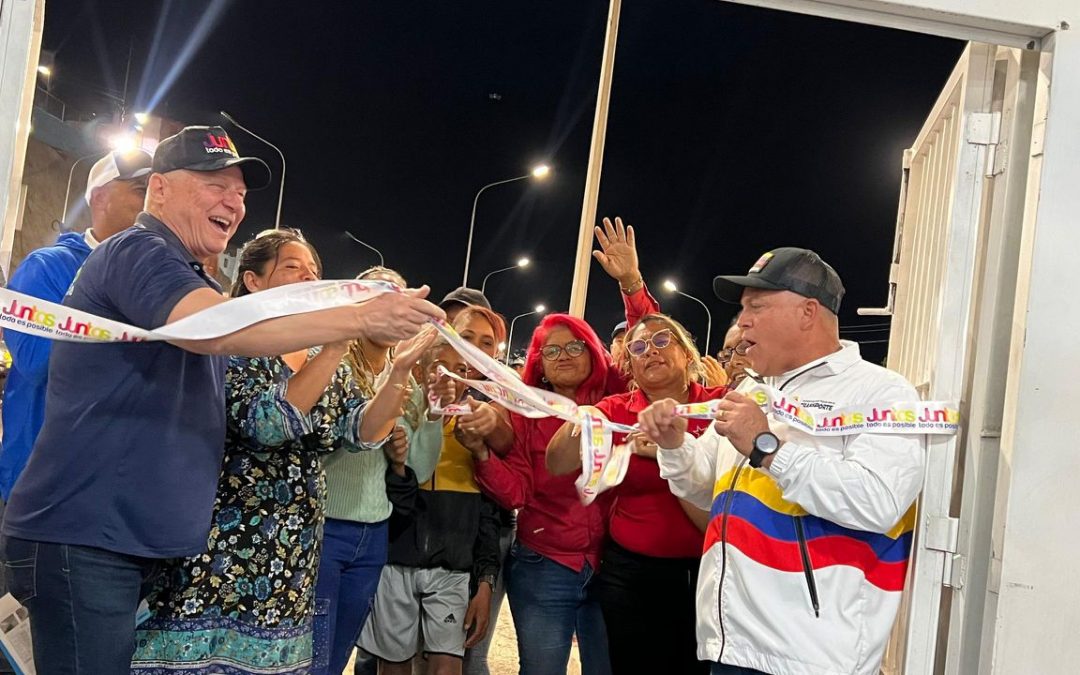 Miranda llega a 12 refugios para motorizados construidos por Juntos Todo es Posible