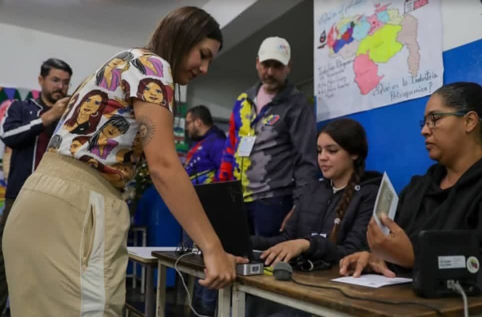 Alcaldes de Guaicaipuro y Carrizal votaron en la Consulta Popular Nacional 2026