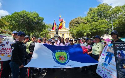 Pancartazo y caminata por el mes de la mujer realizan en Charallave