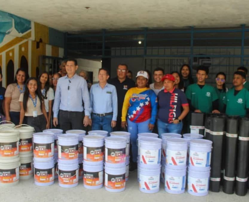 Aceleran labores de impermeabilización en la Unesr Ocumare del Tuy con dotación de materiales