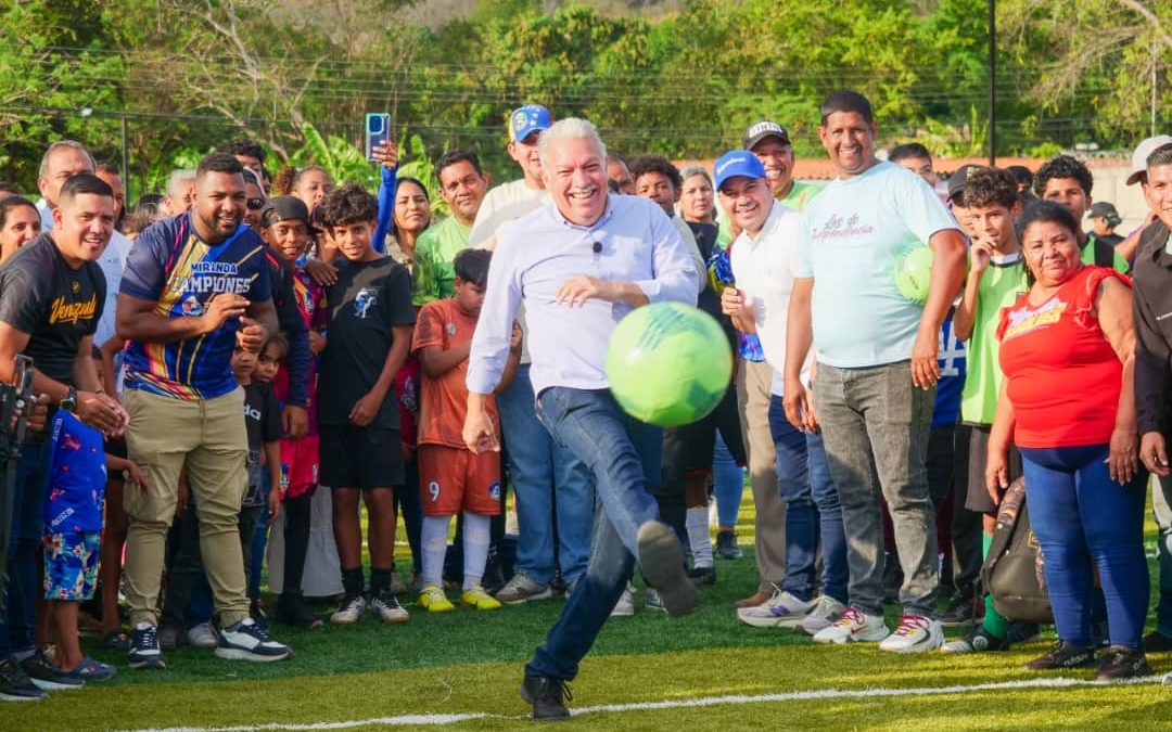 Gobierno de Miranda inauguró el campo deportivo El Palmar en Santa Teresa del Tuy
