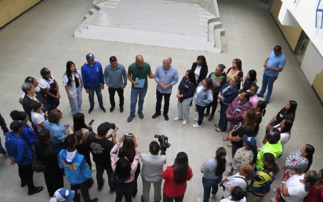 Rehabilitan escuela Simón Bolívar para beneficiar a 1.300 estudiantes en Petare