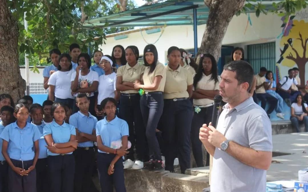 Inicia rehabilitación integral de Unidad Educativa Gaspar Landáez