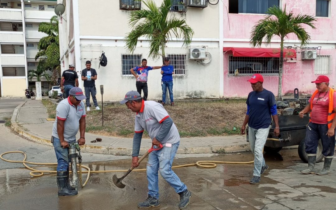 Reparan tubería matriz en Colinas de San Francisco de Yare