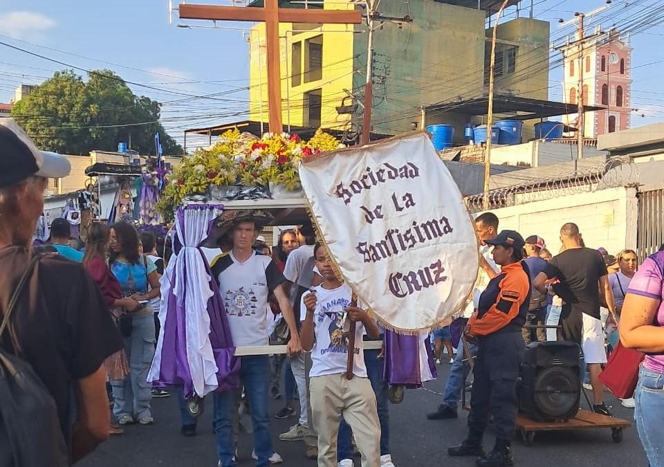 Ocumare del Tuy celebró inédito encuentro de sus Nazarenos