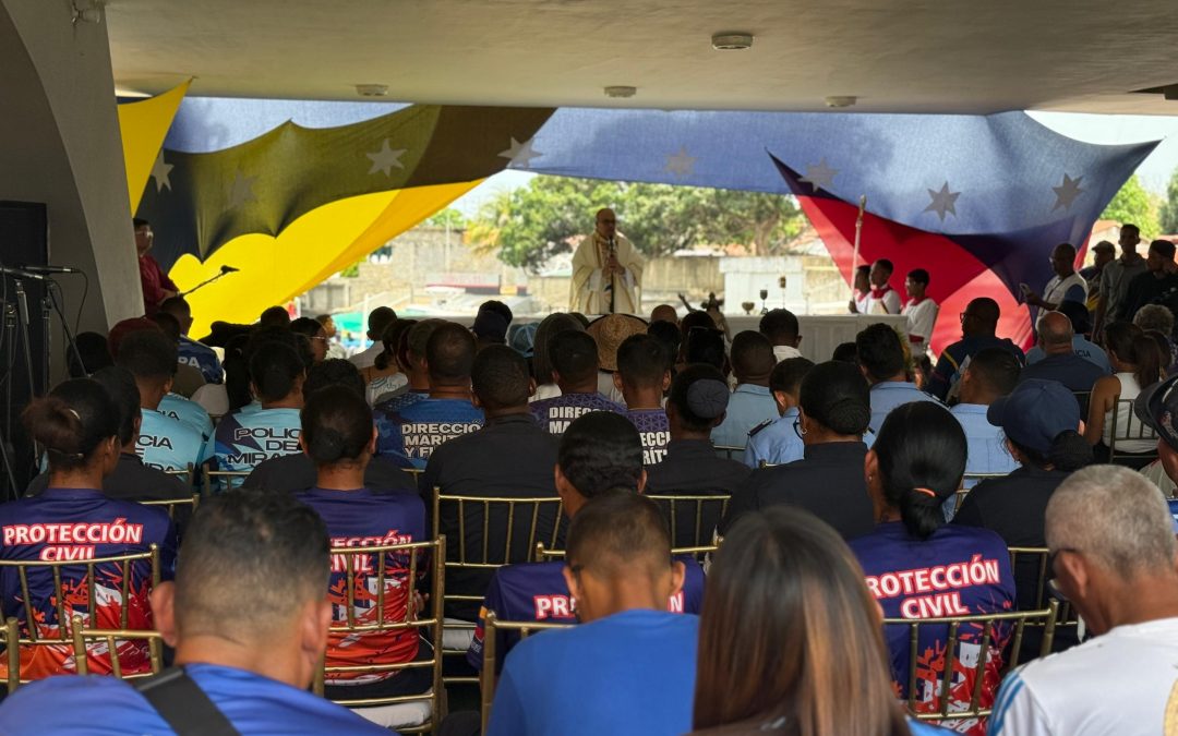 Miranda cierra Semana Santa con misa y la tradicional bendición del mar desde  Higuerote
