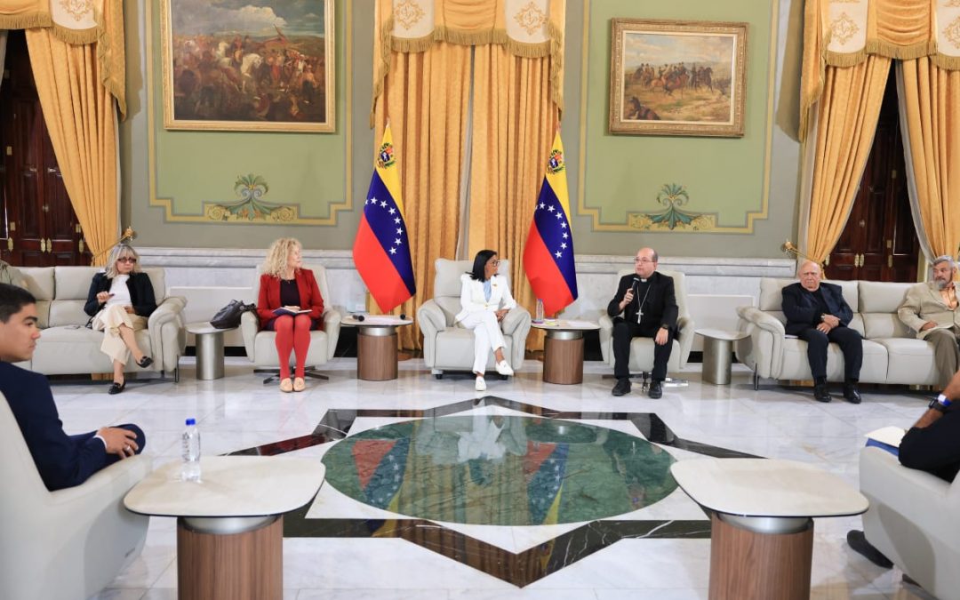 Presidenta (E) Delcy Rodríguez fortalece Programa por la Paz y la Convivencia Democrática en encuentro con líderes religiosos