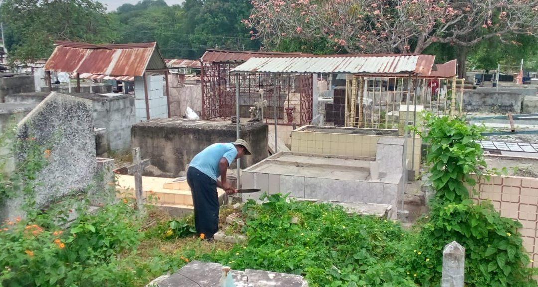 Alcaldía de Paz Castillo intensifica mantenimiento y recuperación de cementerios municipales