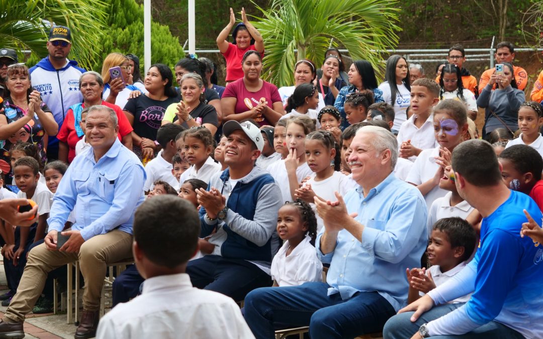 Gobernador Elio Serrano entrega dotación escolar a la escuela Alberto Lovera de Guarenas