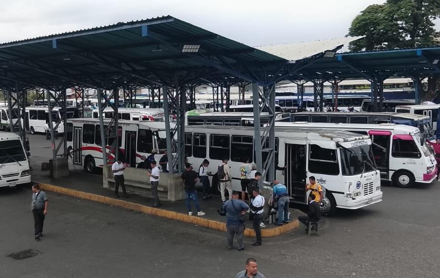 Cristóbal Rojas impulsa digitalización del transporte público