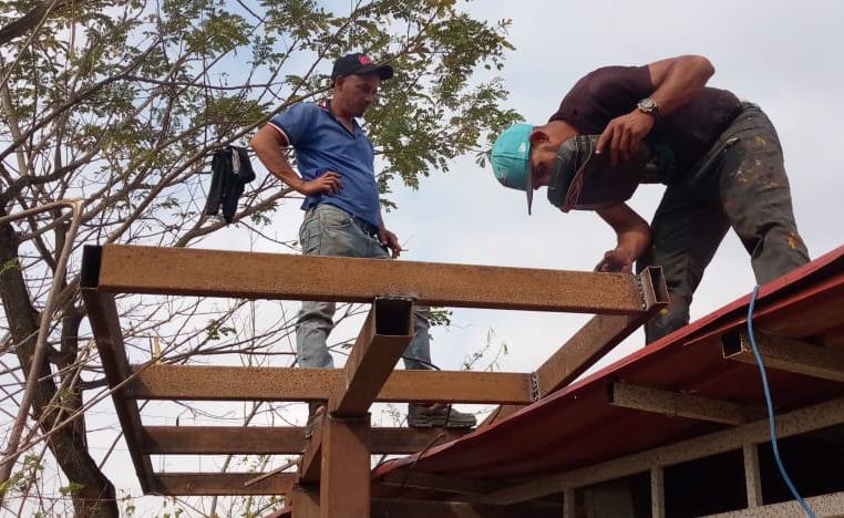 Renuevan Unidad Educativa Extensión Los Palos Grandes de Charallave