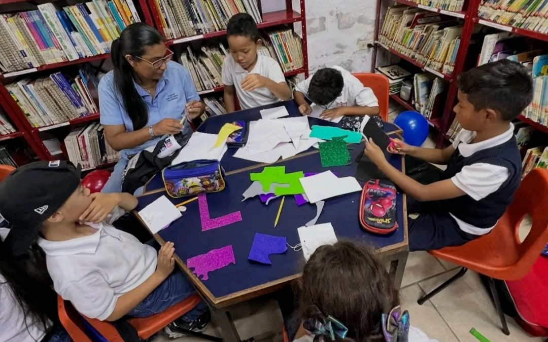 Con gincana literaria estudiantes celebran el Día Internacional del Libro en Cúa
