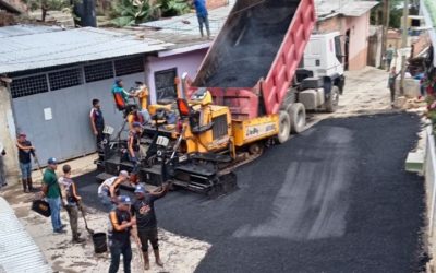 Comunidad Los Pinos de Ramo Verde cuenta con vialidad asfaltada