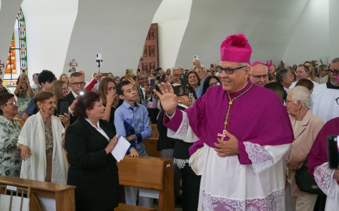 Monseñor Alberto Castillo asume como sexto obispo de Los Teques