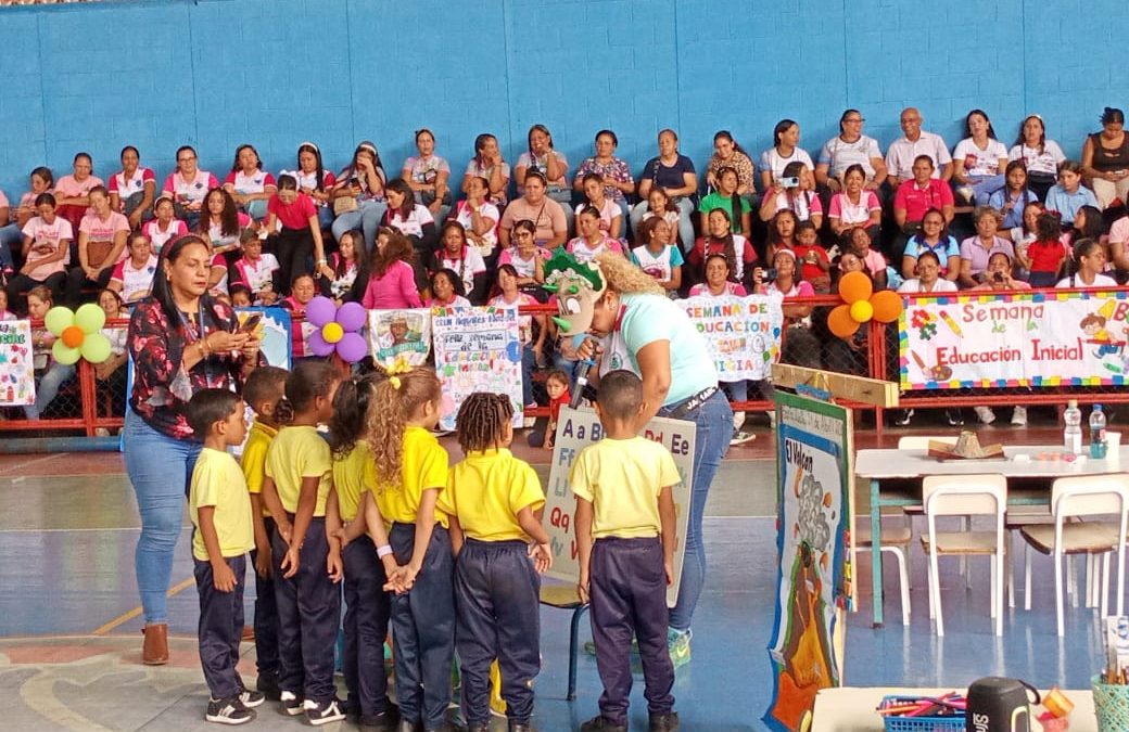 Miranda celebró cierre de  Semana de Educación Inicial en 56 escuelas de Paz Castillo