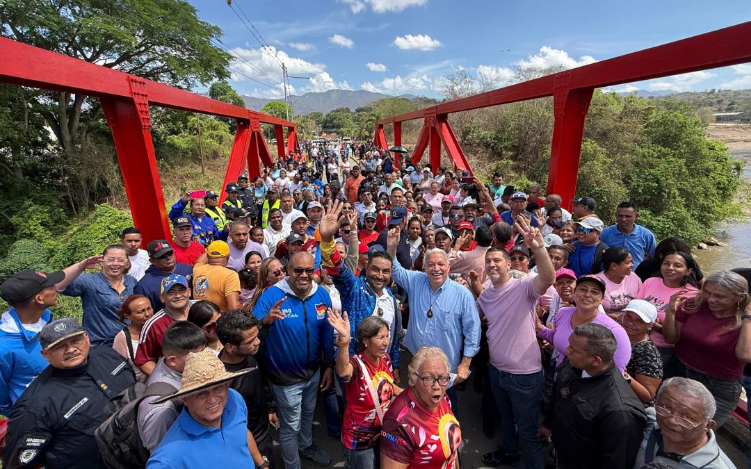 Reactivan puente El Indio e inspeccionan labores en la Variante de Santa Lucía